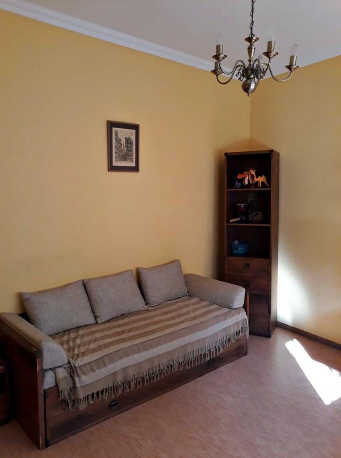 Apartment In The Historical City Center チェルニウツィー エクステリア 写真