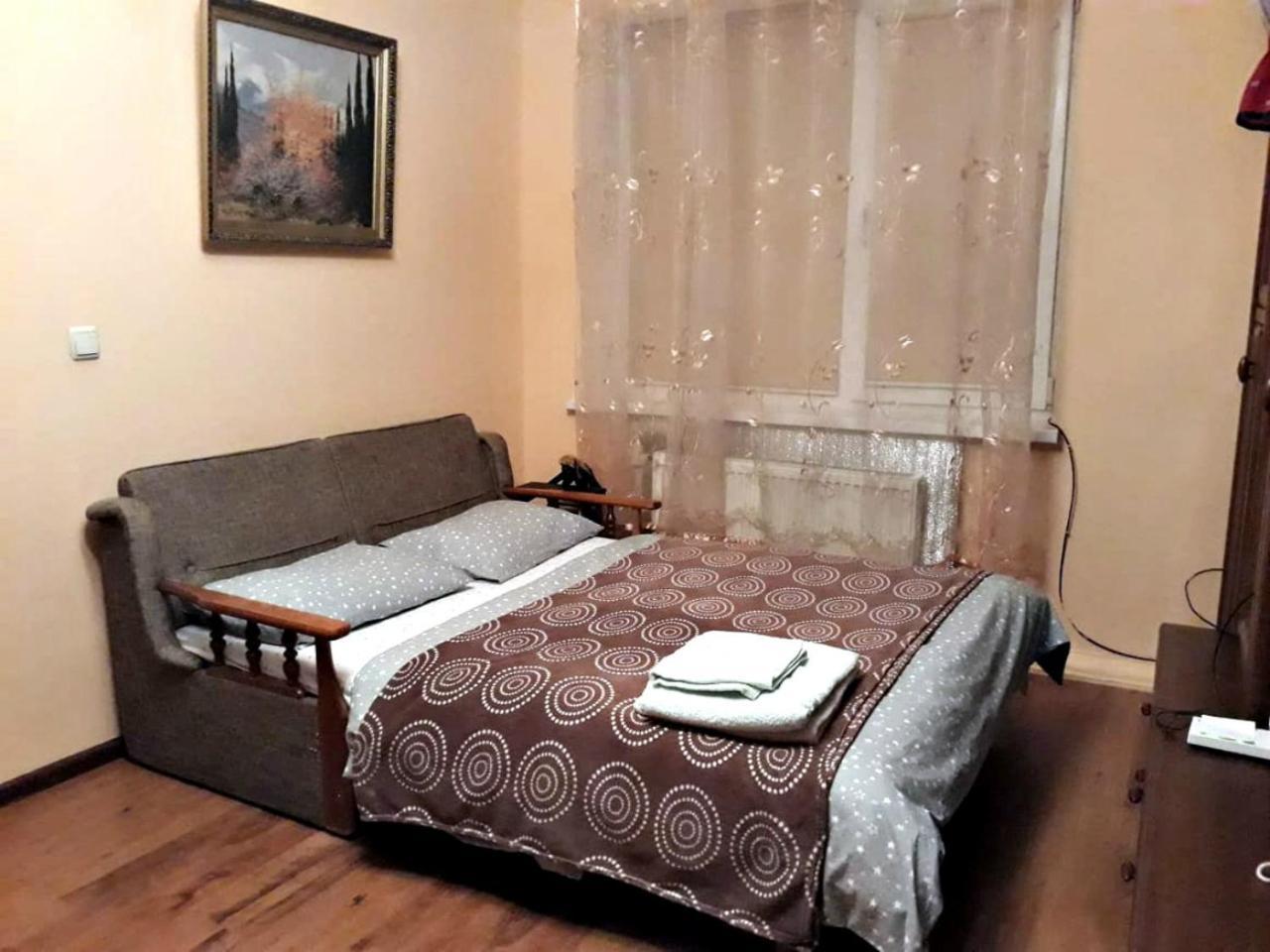 Apartment In The Historical City Center チェルニウツィー エクステリア 写真